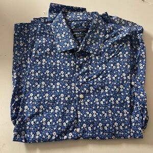 TOMMY HILFIGER… slim fit stretch… Size L … Blue with flowers